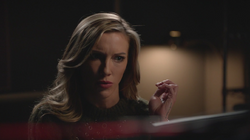 Laurel talks to Felicity on her computer's monitor