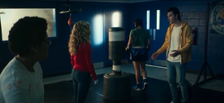Rick discutindo com Courtney sobre recrutar Henry Jr.