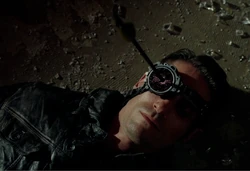 Deadshot aparentemente muere al recibir una flecha en el ojo.