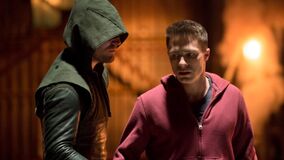 Arrow-tremors-roy-cw-1-stephen-amell-colton-haynes