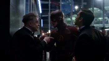 James Jesse explains the kinetic bomb to The Flash