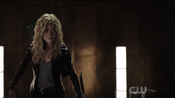 Mia Smoak about to fight Deathstroke Gang