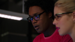 Curtis and Felicity learn that Ray is alive