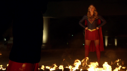 Supergirl confrontando Roleta