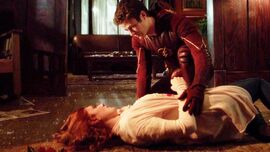 Barry finalmente se despide de su madre.