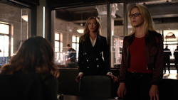 Laurel, Felicity and Dinah team-up