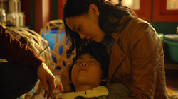 Tatsu segurando Akio