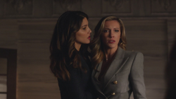 Dinah holds Laurel after she threatened to kill a suspect