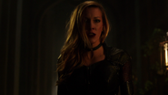 Black Siren fight with new Black Canary in Lian Yu