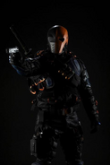 Deathstroke promo full-body