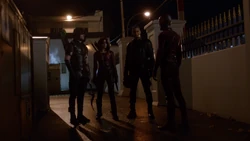 Flash conversando com a Equipe Arqueiro