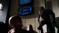 Barry se topa con lo que queda de Hunter Zolomon.