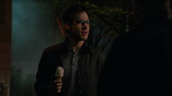 Mon-El sees his mother