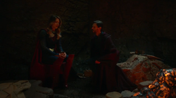 Kara conversando com Zor-El