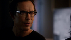 Eobard suspects Barry time traveled