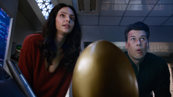 Zari e Nate descobrem um dragão dentro do ovo