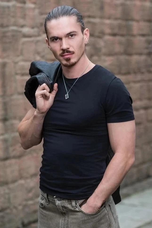 Damien Salvatore | Ashwick Central Wiki | Fandom