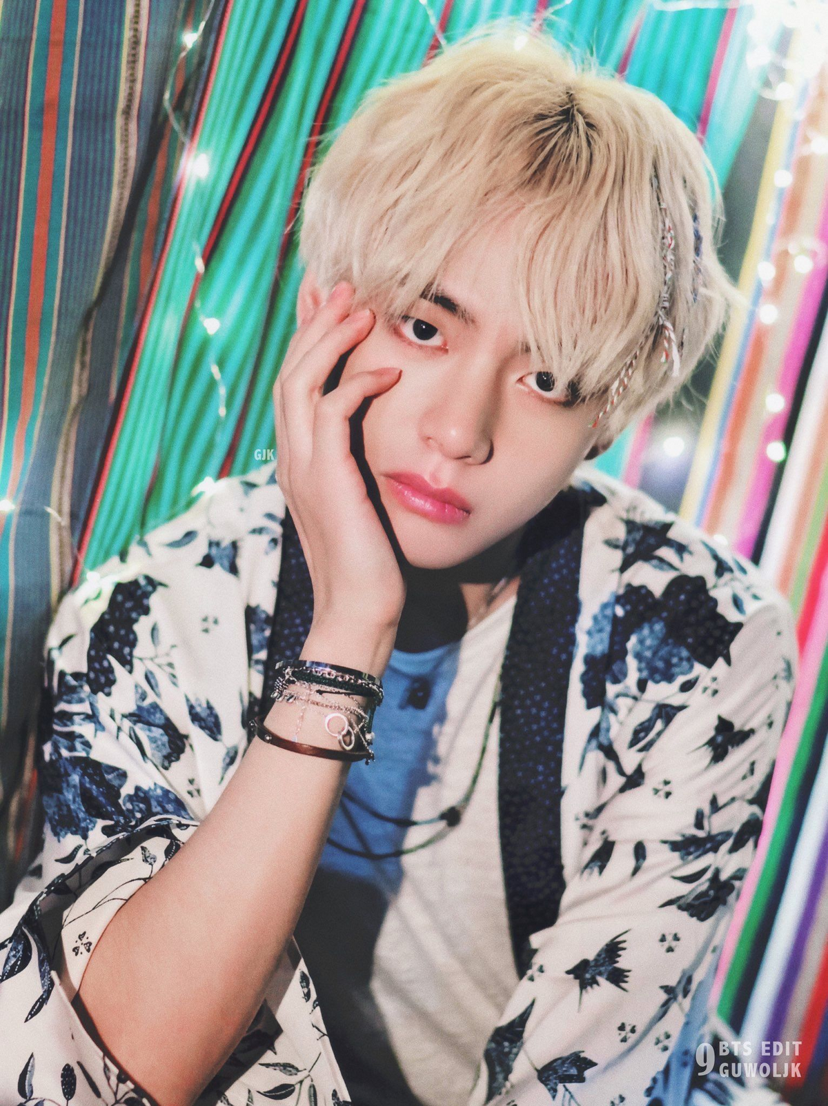 K-POP・アジア bts v BTS V (TAEHYUNG) W KOREA 2025-09 MAGAZINE [PRE] - Kpop USA