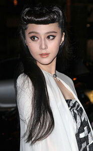 Fan+Bingbing+Long+Hairstyles+Retro+Hairstyle+ngIR4Mu48aRl