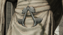 Il Duomo's Secret 11.png (1,29 MB) La insignia de la estatua de Iltani.