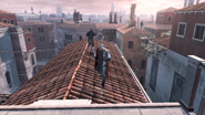 Ezio segue il ladro.