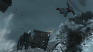 Ezio chutant de sa carriole suite à l'explosion