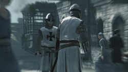 两名卫兵在大发牢骚