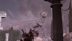 Ezio benadert een duiventil.