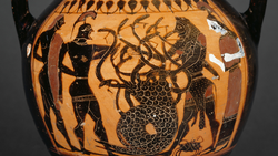 DTAG - Amphora with scene of Herakles and Hydra