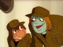 Pilat and Skunk disguised as delivery men