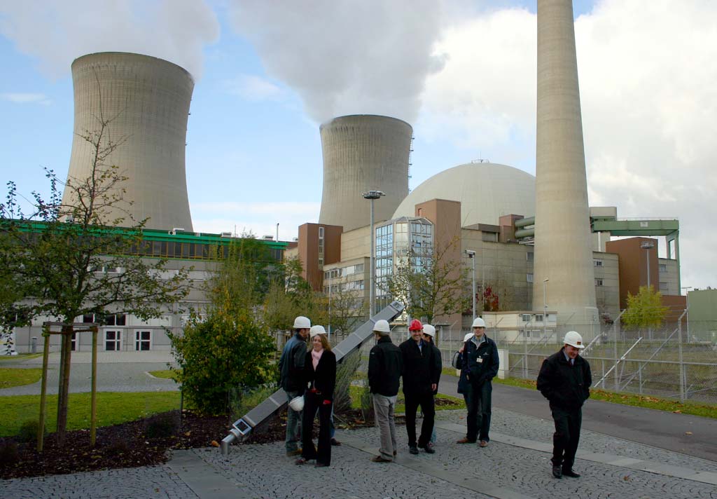 Энергетика германии. АЭС Германии 2022. АЭС Графенрайнфельд. Атомная электрическая станция Германия АЭС. Harz Германия атомная электростанция.