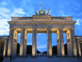Brandenburger Tor Blaue Stunde.jpg