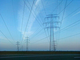 2012 strommasten 110 220 380kV himberg.jpg