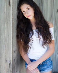 Tessa 2016 Headshot