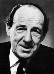 Michael-hordern1