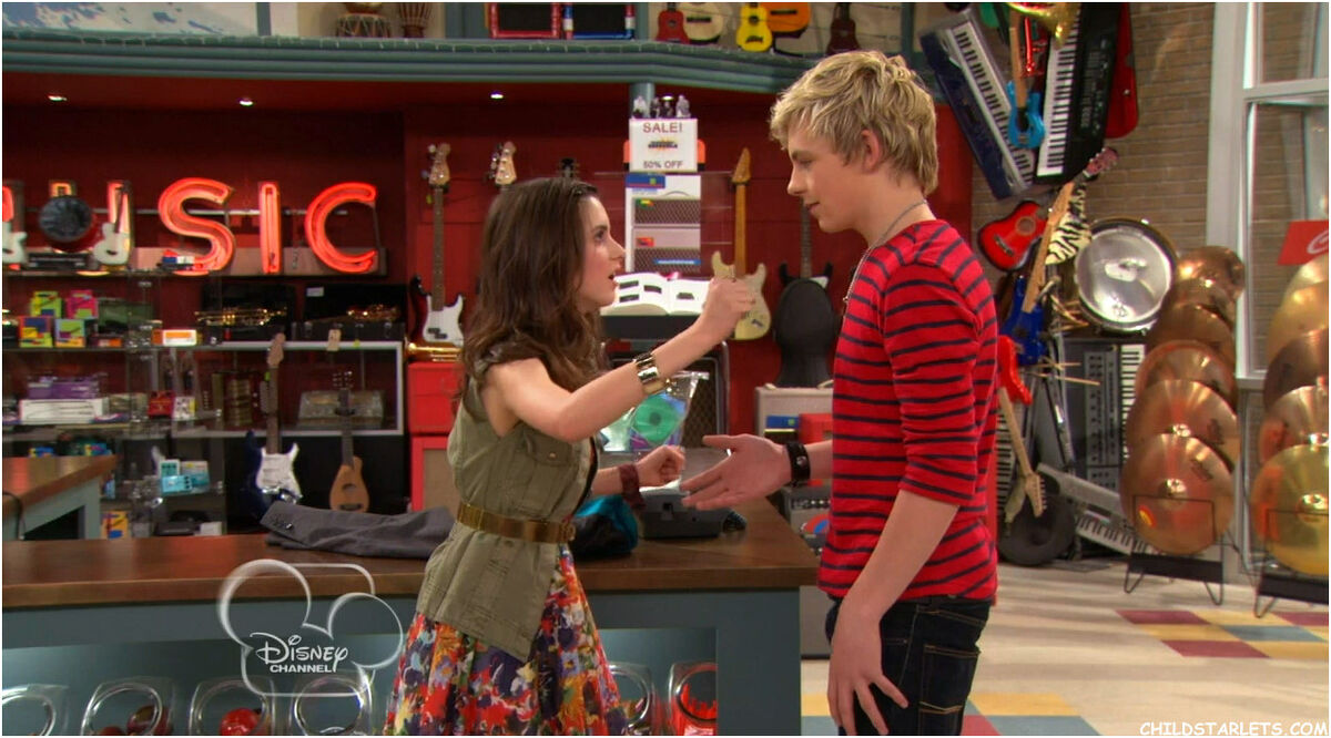 austin and ally proms and promises holding hands