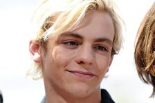 Ross Lynch24