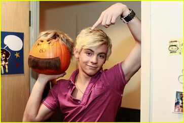 Austin-ally-pumpkin-carvers-pics-05