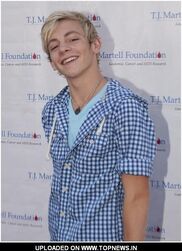 Ross-Lynch (2)