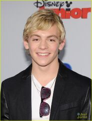 Ross Lynch Disney Channel Upfront (3)