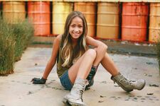 Skylar Stecker6