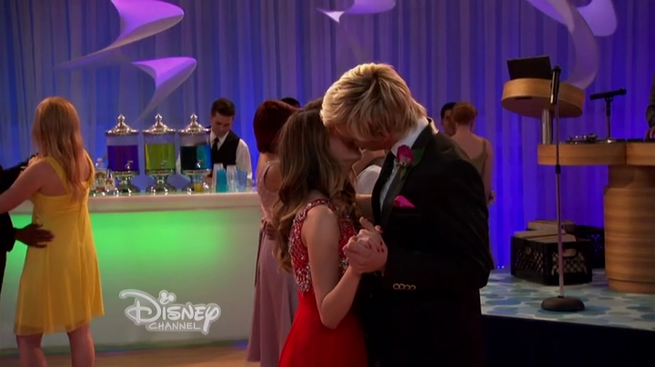 austin and ally kiss proms and promises