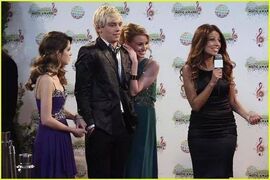 Austin-ally-relationships-red-carpet-stills-02