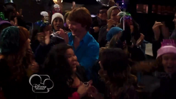 Austin & Jessie & Ally Can You Feel It (8)