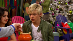 Austin & Jessie & Ally (222)