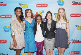 Debby+Ryan+Laura+Marano+2012+13+Disney+Channel+GS1ilGTo8axl