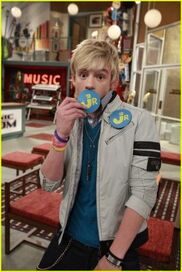 Ross Lynch (6)