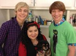 Ross, Raini, Pixie, Calum