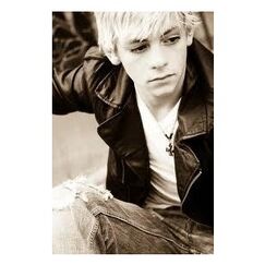 Ross Lynch (2)