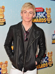 Ross+Lynch+2013+Radio+Disney+Music+Awards+sfmqM0nmbShl